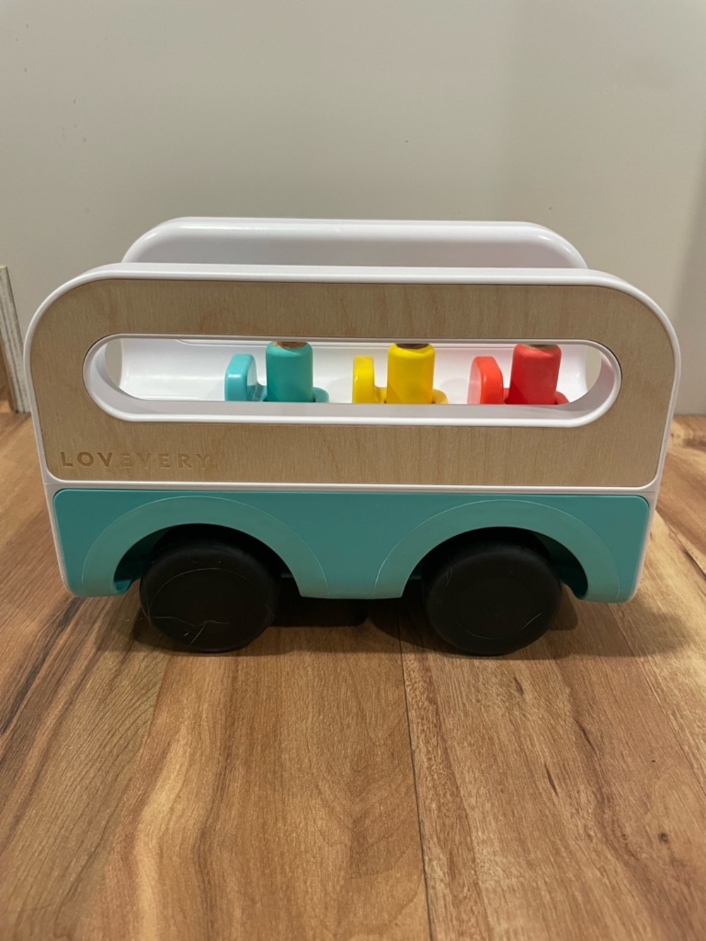 Lovevery Wheel Around Town Bus Children Toy With Three Peg People